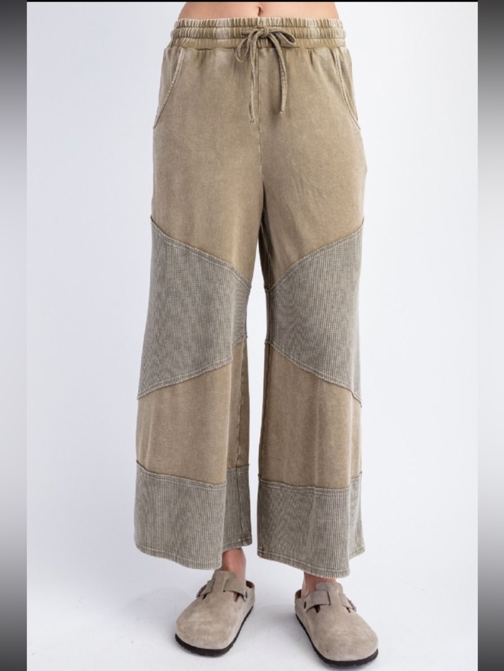 Easel Effortlessly Cool Thermal Mix Wide Leg Pants in faded olive small